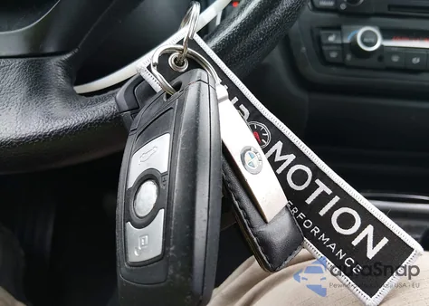 2015 BMW 320I xDrive z USA, uszkodzony, nr VIN WBA3C3G52FNS73358